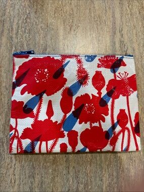 Blue Q Pink Floral Zip Pouch